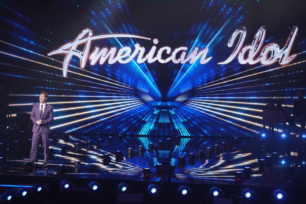 He hosts American Idol image